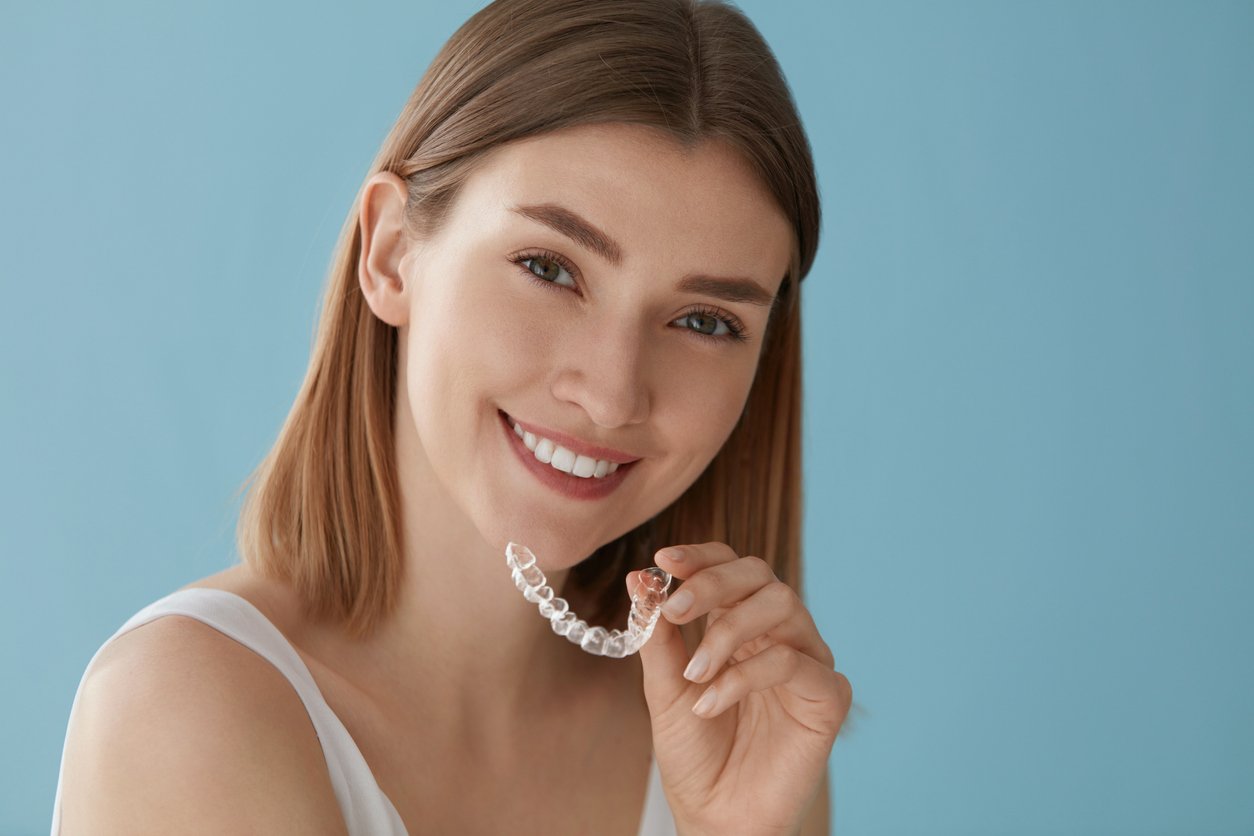 Crooked teeth and invisible aligners