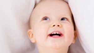 What Exactly Is Baby Bottle Tooth Decay? 2 baby botle tooth decay1
