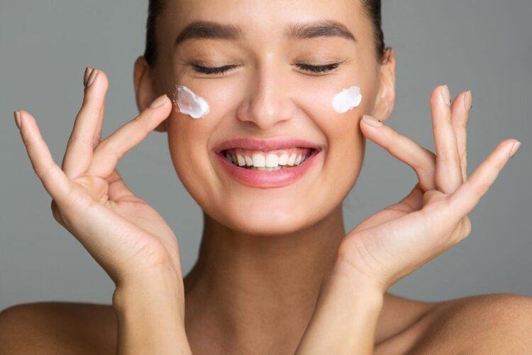 Why You Should Moisturize Every Day